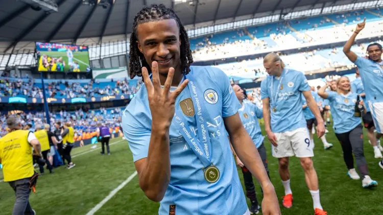 Barcelona i Milan w wyścigu po Nathana Ake – transferowa batalia o defensora Manchesteru City