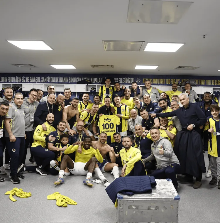 W Fenerbahce uhonorowali Sebastiana Szymańskiego!