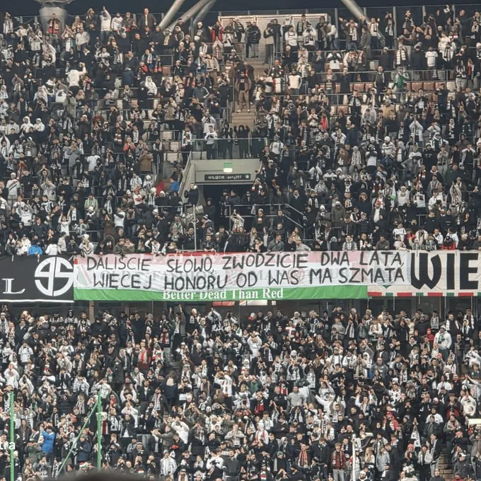 Jednoznaczny transparent kibiców Legii wymierzony w stronę zarządu klubu!