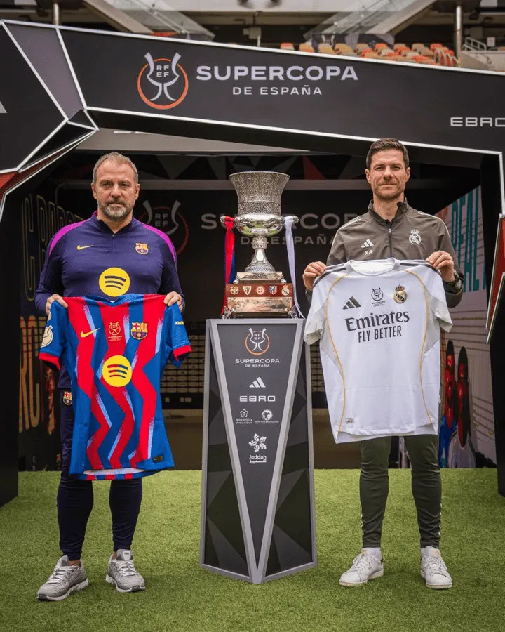 Wspólne zdjęcie Flicka i Alonso przed klasykiem w finale Superpucharu Hiszpanii!