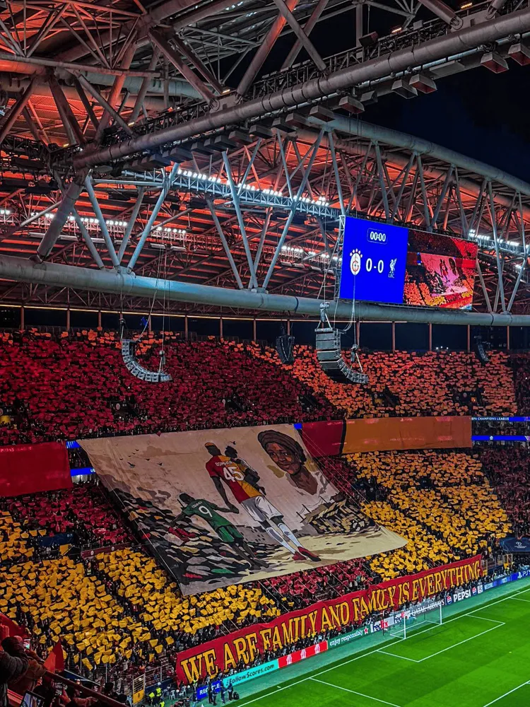 Kibice Galatasaray przygotowali specjalne tifo dla Osimhena!
