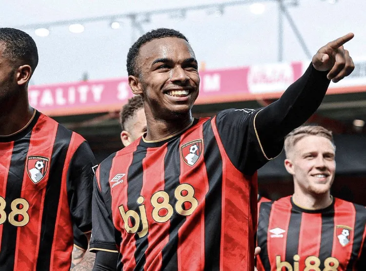 Kolejna chętnych ustawia się po młodą gwiazdę Bournemouth!