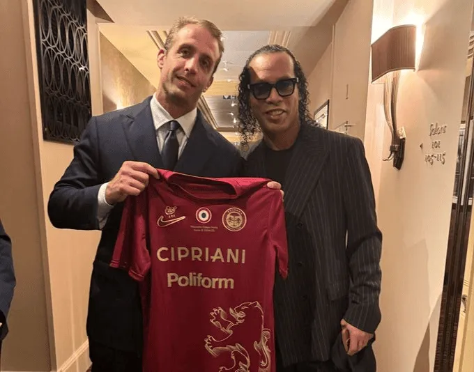 Ronaldinho wraca do włoskiej piłki!