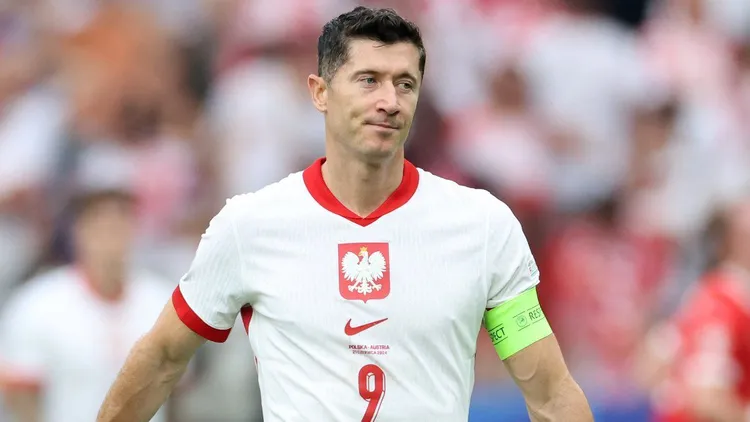 Robert Lewandowski wraca do reprezentacji Polski – decyzja napastnika Barcelony