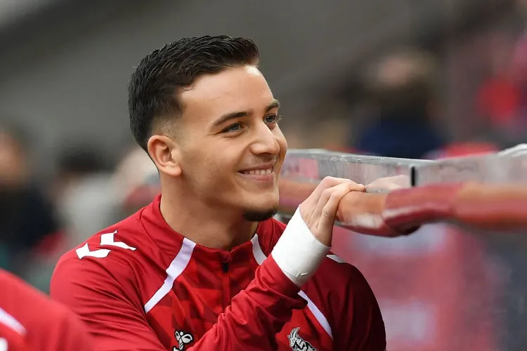 Transfer Saida El Mali do Premier League pod znakiem zapytania