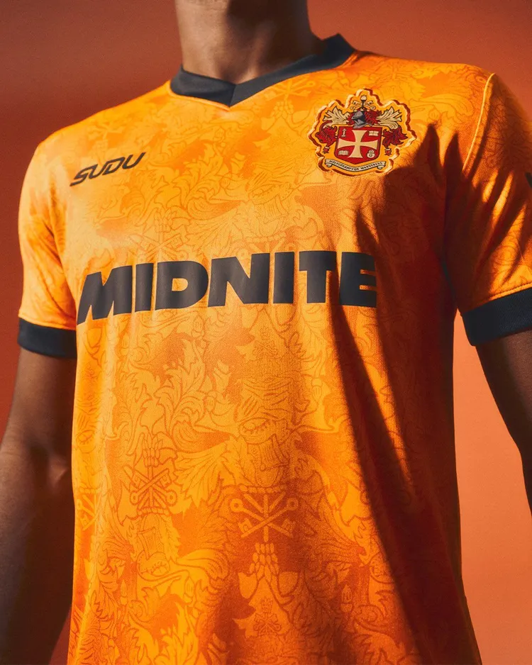 Wolves z MOCNĄ koszulką na nowy sezon! Powrót do motywu sprzed 30 lat